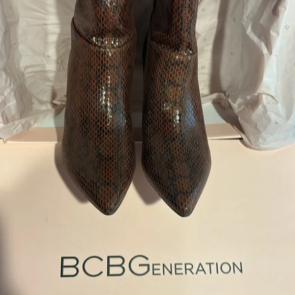 Beautiful never worn BCB generation brown snake pony toe boots - Picture 4 of 9